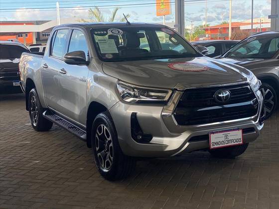 TOYOTA HILUX 2.8 D-4D TURBO DIESEL CD SRX 4X4 AUTOMÁTICO